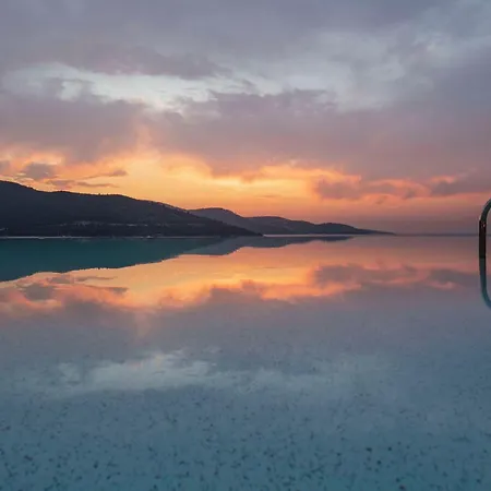 Susona Bodrum, Lxr &