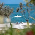 Susona Bodrum, Lxr & Τόρμπα