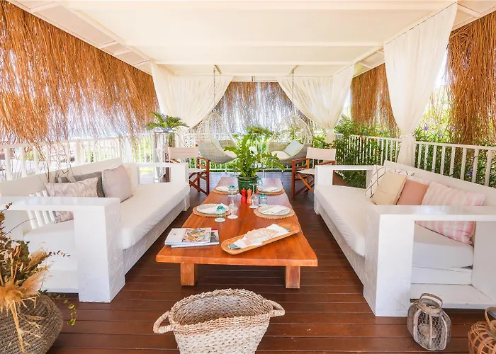 Susona Bodrum, Lxr &